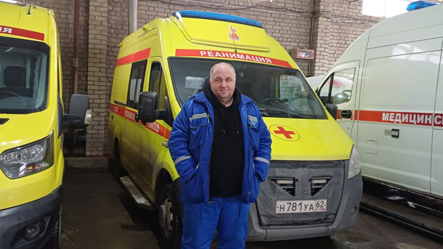 Водитель автомобиля СМП Александр Редькин.